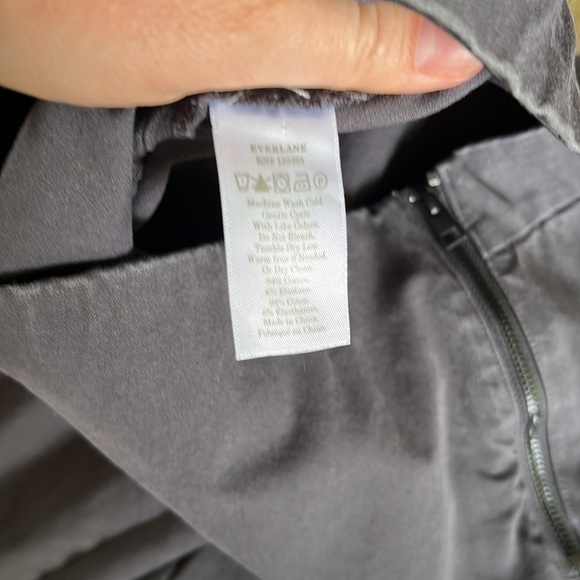 Everlane The Work Side Zip Cotton Stretch Pants in Grey - Picture 7 of 13